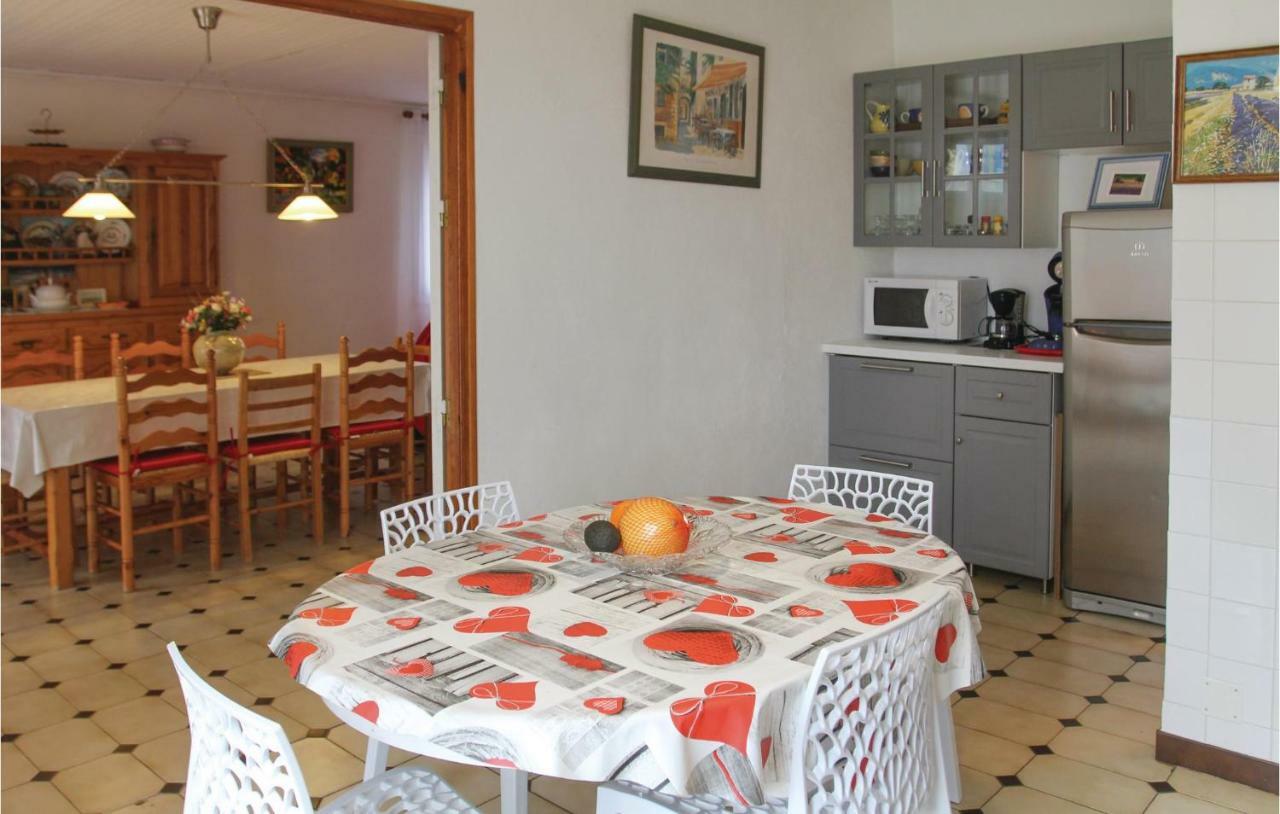 Stunning Home In Saint Trinit With 2 Bedrooms Sault-de-Vaucluse Esterno foto